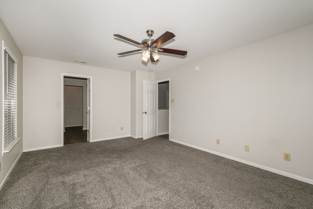 Building Photo - 10936 Mansfield Way