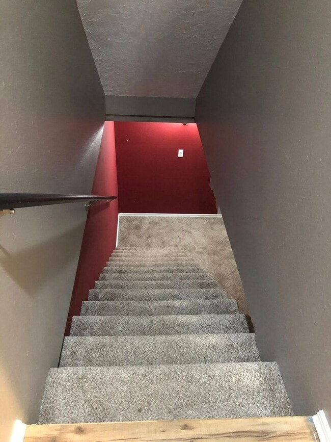 Building Photo - Lovely, Updated Townhome for Rent