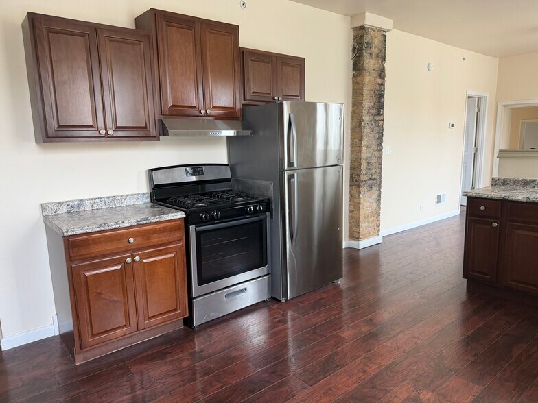 Kitchen - 12705 Honore St