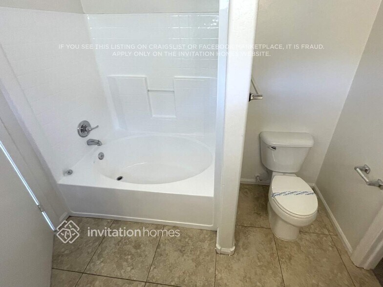 Building Photo - 11322 W Pierson St