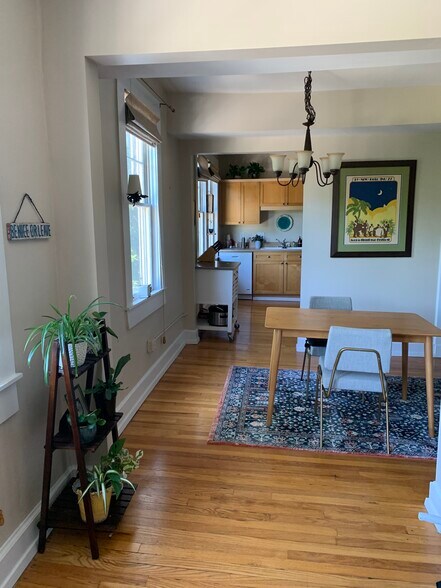 Building Photo - 1028 Saint Charles Ave. NE Apt. # 7