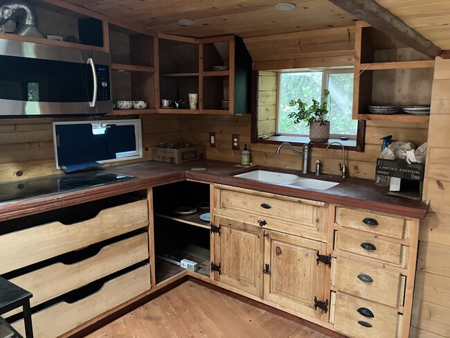 Building Photo - 32657 Wildomar Trail