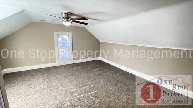 Building Photo - 3-bedroom, 2-bath in Liberty