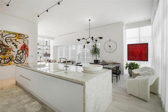 Building Photo - 4701 Meridian Ave