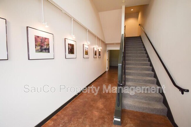 Building Photo - 1425 NE 61st Ave