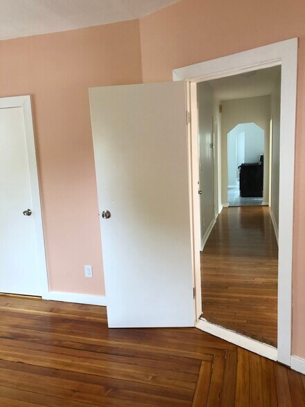Building Photo - 154 Stanwood St
