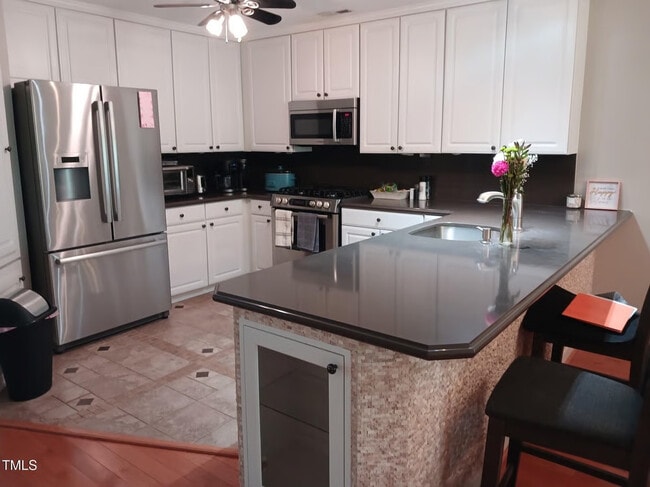 Building Photo - 631 Springfork Dr