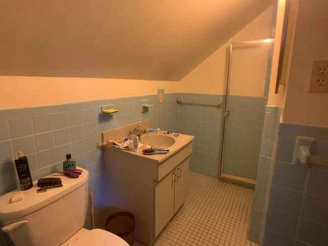 Building Photo - 15 Upland Rd