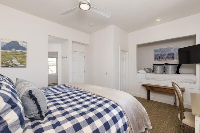 Building Photo - 7 Saddle Ridge Rd