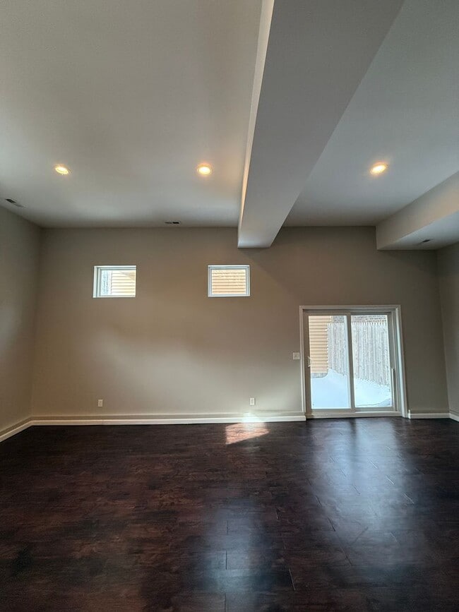 Building Photo - 3246 Lorain Ave