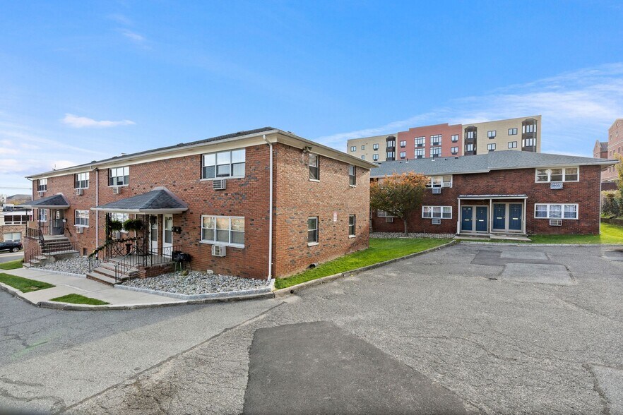 Building Photo - 51 1st St