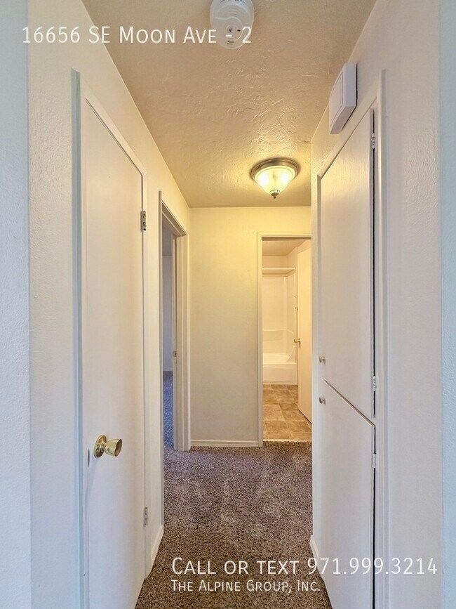 Building Photo - 16656 SE Moon Ave