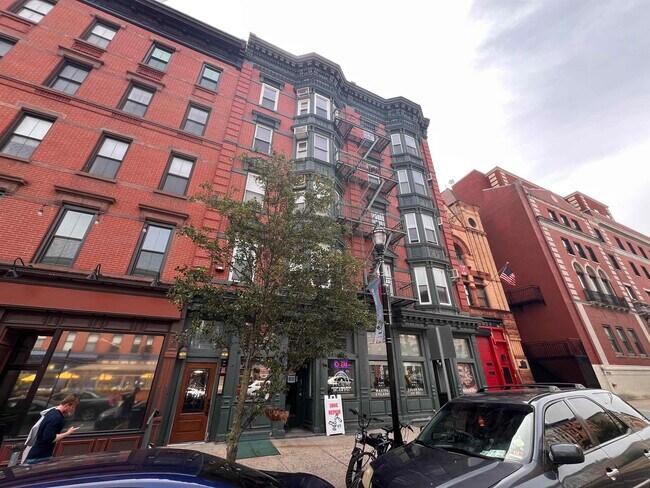 Building Photo - 1315 Washington St