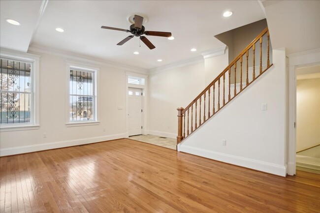 Building Photo - Pet Friendly Luxury DC TH - 3 bed +  3.5 B...