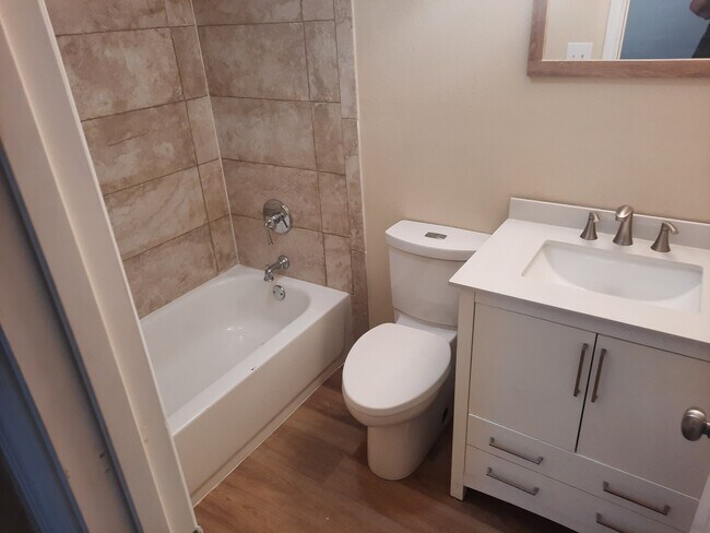 bathroom - 511 Wolf St