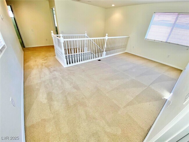 Building Photo - 6864 Owlet Ct