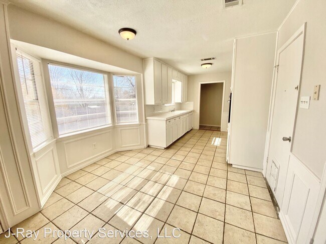 Building Photo - 3 br, 2 bath House - 213 Laura Drive