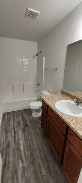 Building Photo - 7604 E 44th Pl