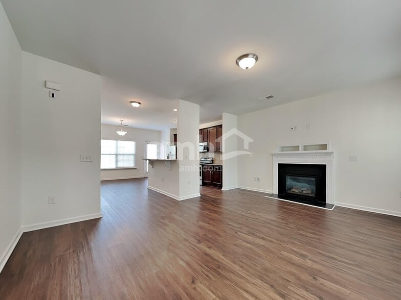 Building Photo - 913 Bridlemine Dr