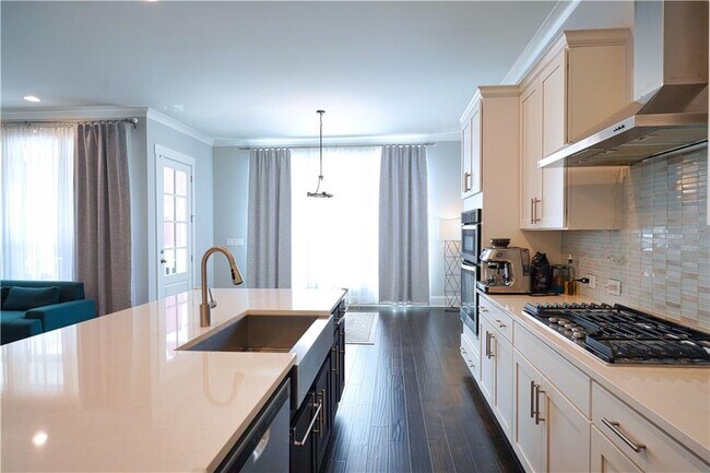 Building Photo - 6030 Richwood Cir