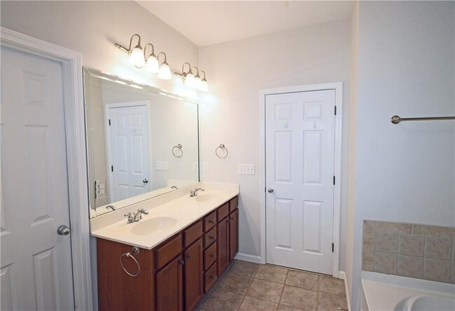 Building Photo - 335 Snowgoose Ct