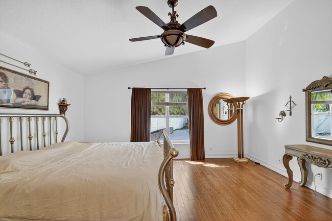 Building Photo - 2725 Pointe Cir