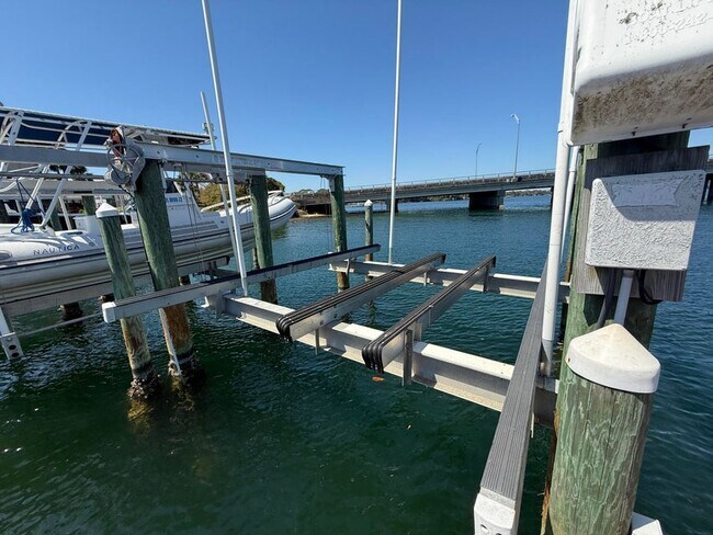 Building Photo - 5 Laguna St