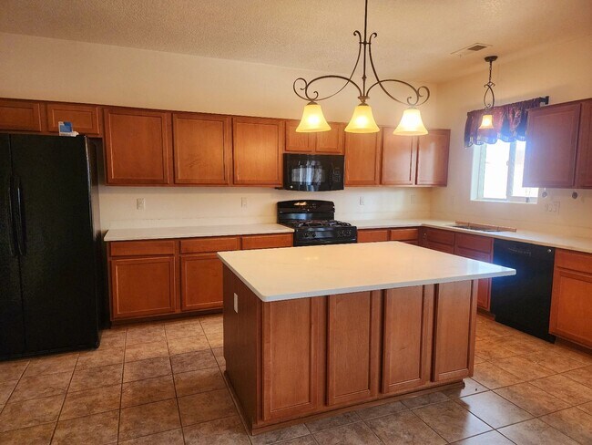 Building Photo - Spacious 4-Bedroom Home with Loft in Charm...