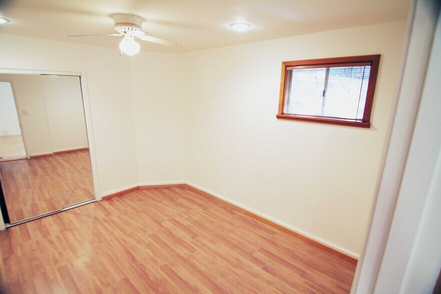 Building Photo - 8523 Nash Dr
