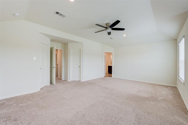 Building Photo - 28057 Irving Dr