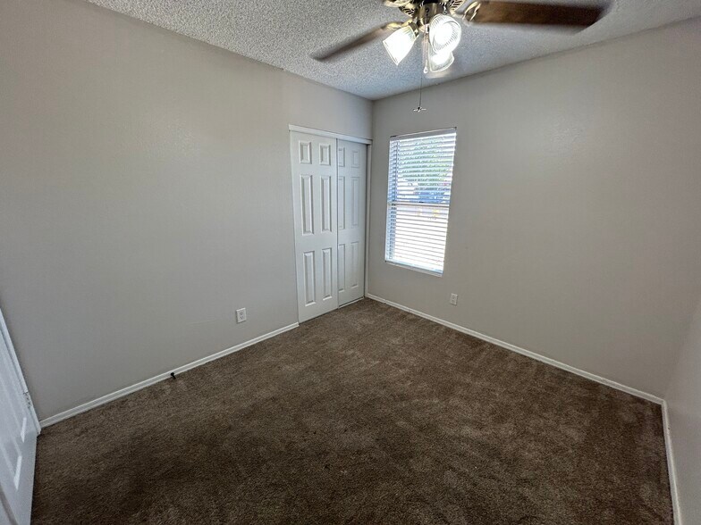 Building Photo - 6150 W Mauna Loa Ln