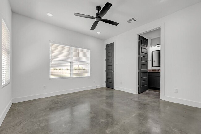 Building Photo - 3013 Alpha Wolf Ct