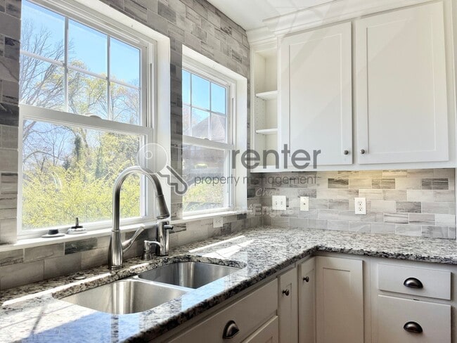 Building Photo - 1216 Hanover St