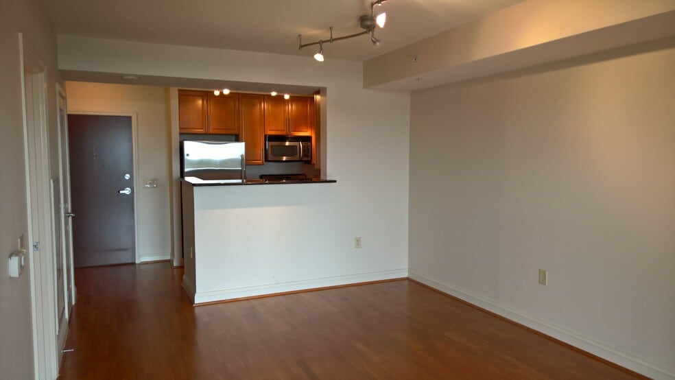 Building Photo - 11760 Sunrise Valley Dr