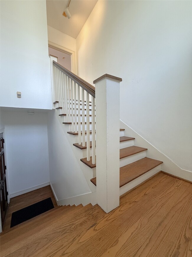 Building Photo - 2311 Wroxton Rd
