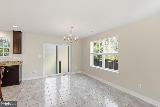 Building Photo - 410 Thelma Rd