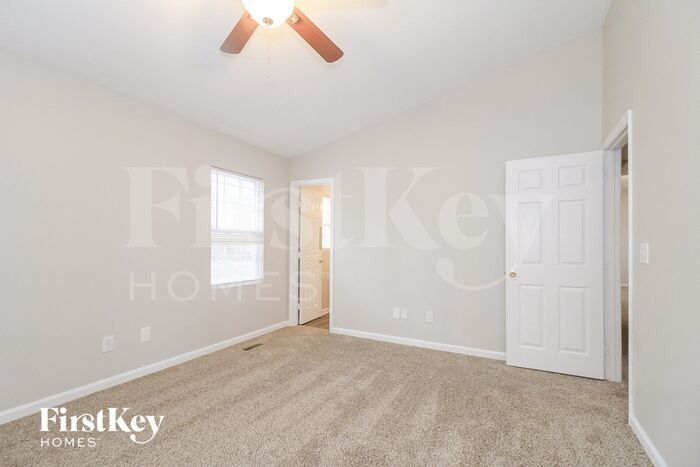 Building Photo - 3820 Spring Branch Dr