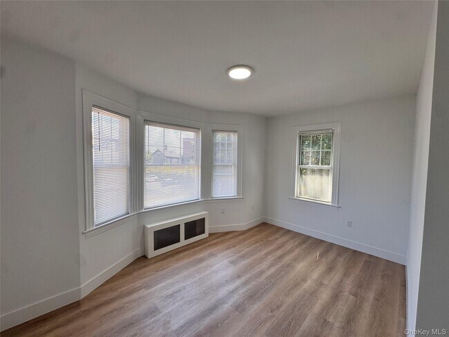 Building Photo - 103 Leland Ave