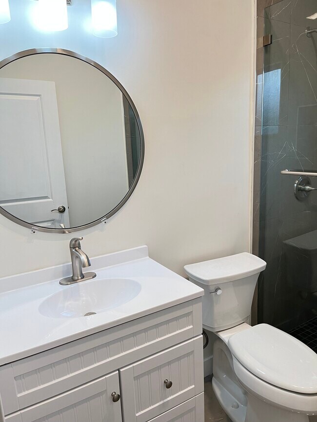 Building Photo - 9938 Lull St