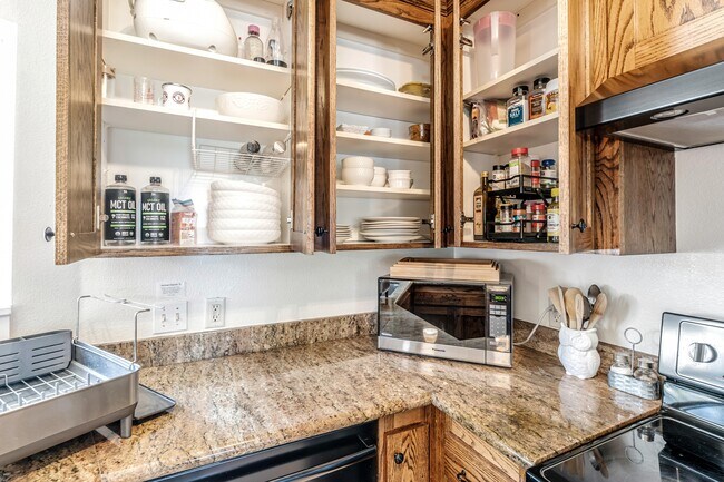 Building Photo - 323 Bodmer Ln