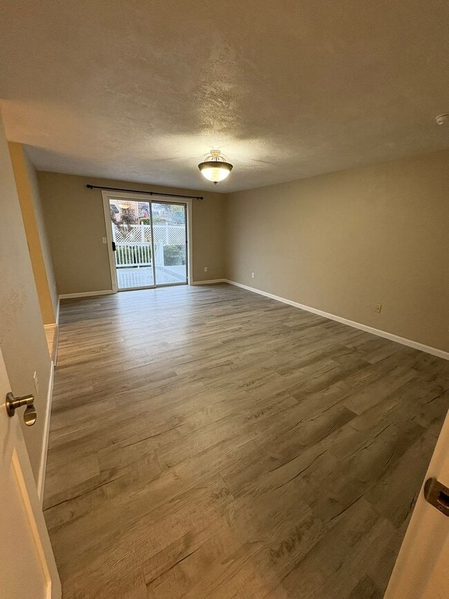 Building Photo - Beautifully Updated Single-Level Home with Fireplace & Garage