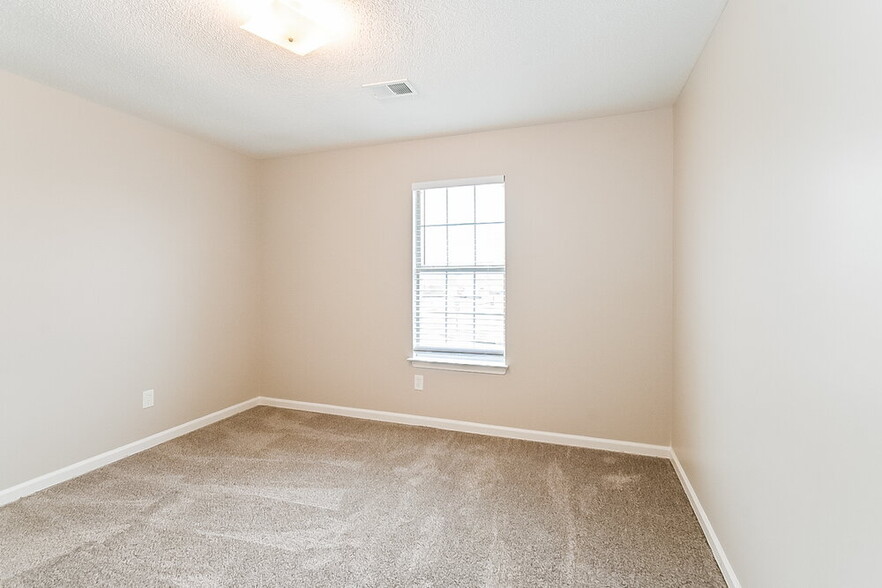 Building Photo - 7708 Baysweet Dr