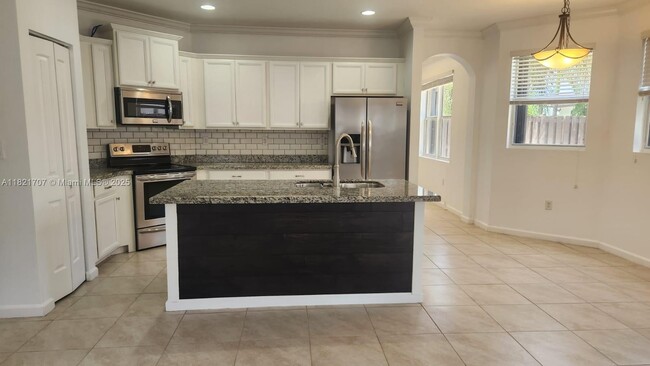 Building Photo - 25309 SW 118 Ct