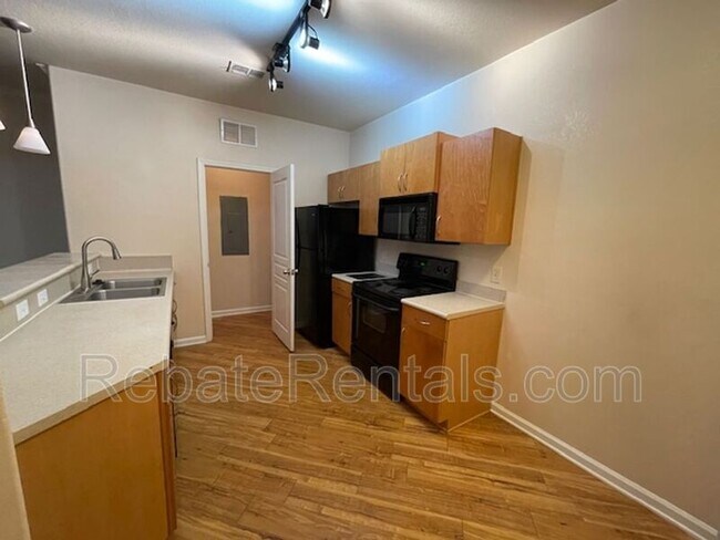 Building Photo - 8290 Gate Pkwy W