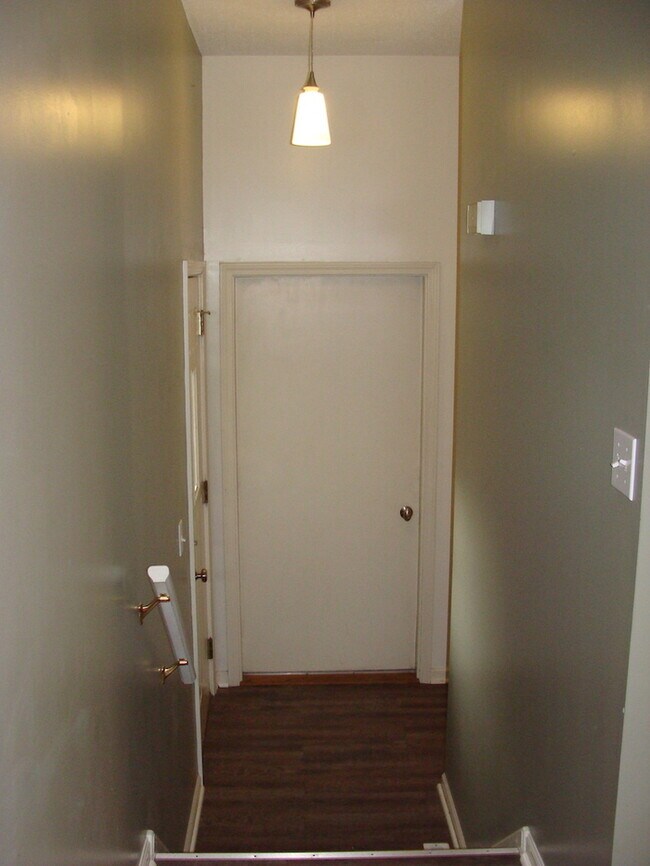 Building Photo - Bradford Place 2 Bedroom Condo