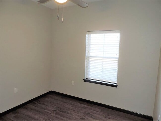 Building Photo - $1,770 | 2 Bedroom + Bonus Room, 1 Bathroom Condo | No Pets* | Available for August 1st, 2026 Mov...