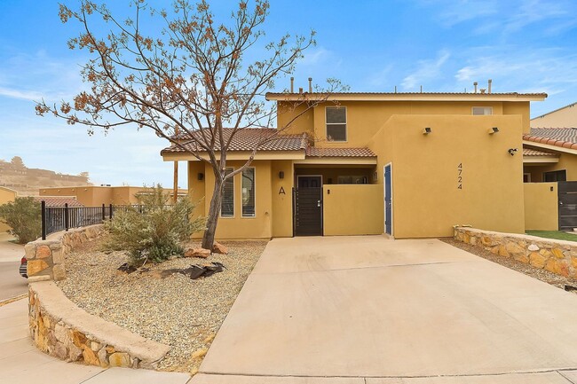 Building Photo - Spectacular Two Story Westside Duplex With...