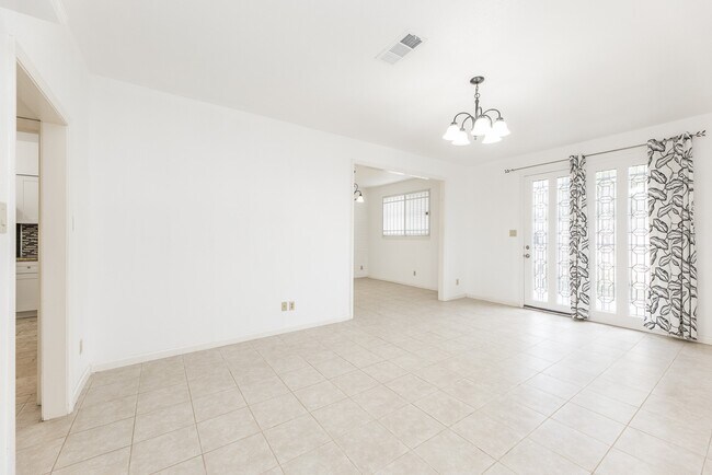 Building Photo - 7547 Brompton St