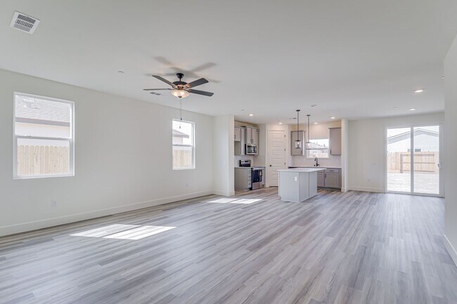 Building Photo - 8208 Dreamside Ave