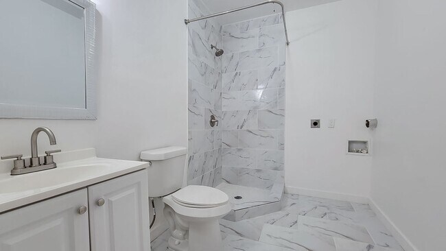 Building Photo - Charming 1-Bedroom Apartment in Sherman!